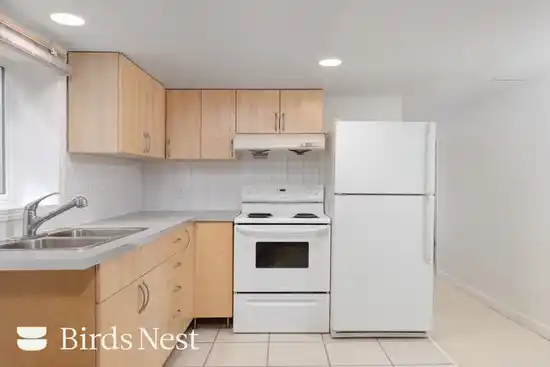 Lower 2910 W 24TH AVENUE, Vancouver BC V6L 1R4