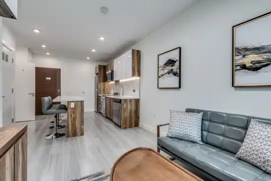202 1168 PENDRELL STREET, Vancouver BC V6E 1L4