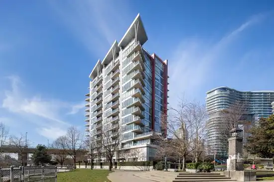 1607 980 COOPERAGE WAY, Vancouver BC V6B 0C3
