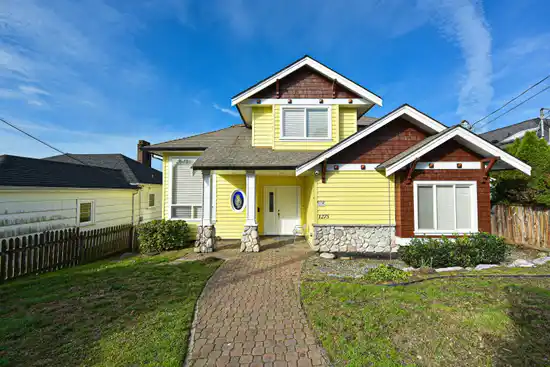 1275 20TH STREET, West Vancouver BC V7V 3Z4