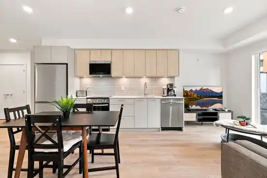 225 1529 OXFORD, North Vancouver BC V7J 0G2