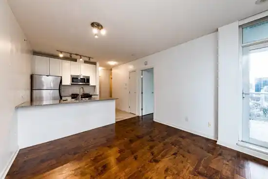 480 ROBSON STREET, Vancouver BC V6B 0H3