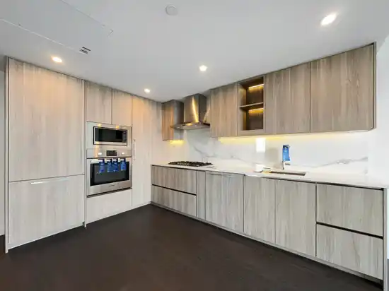 31xx 13778 100 AVENUE, Surrey BC V3T 0V3