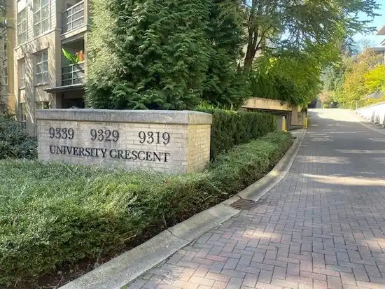 312 9319 UNIVERSITY CRESCENT, Burnaby BC V5A 4Y5