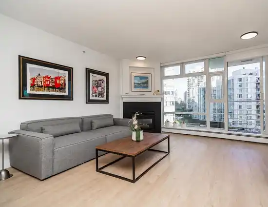 906 189 DAVIE STREET, Vancouver BC V6Z 2Y1