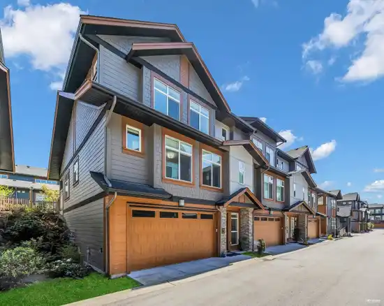 34 17033 FRASER HIGHWAY, Surrey BC V4N 6V2