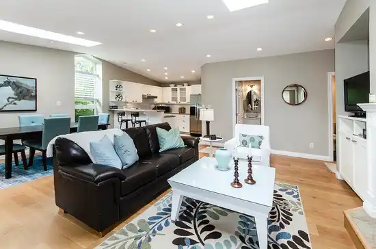 2233 ALDEN LANE, North Vancouver BC V7P 2J7