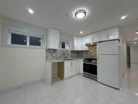 2 1052 E 50TH AVENUE, Vancouver BC V5X 1B8