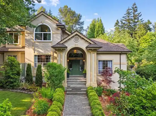 116 PARKSIDE DRIVE, Port Moody BC V3H 4W8