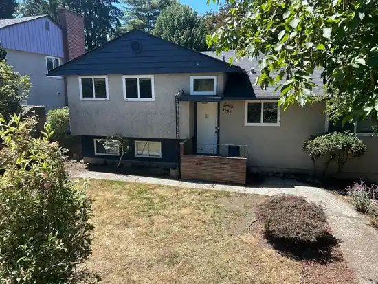 Upper 9655 TOWNLINE DIVERSION, Surrey BC V3V 2T1