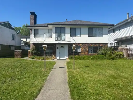 GARDEN 4455 NAPIER STREET, Burnaby BC V5C 3H2