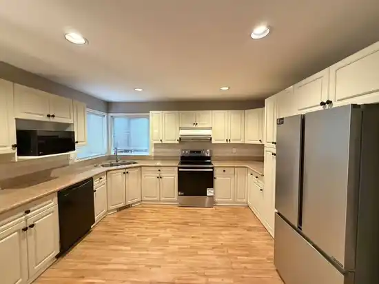 10177 107A ST, Surrey BC V4N 4N6