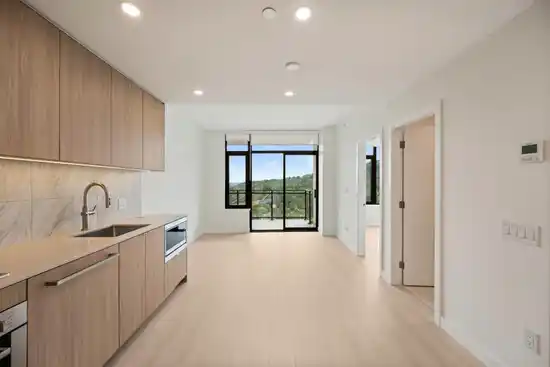2XXX 626 CLAREMONT STREET, Coquitlam BC V3J 0T1