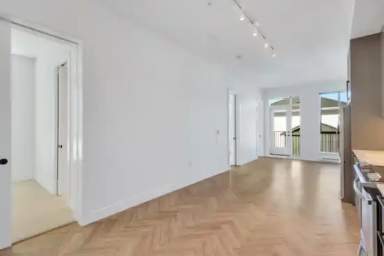 310 14968 101A AVENUE, Surrey BC V3R 0T1
