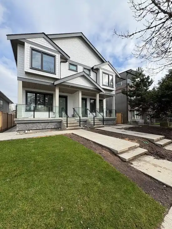 6866 ONTARIO ST, Vancouver BC V5X 3B3