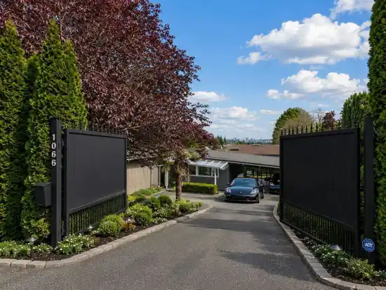 1066 PALMERSTON AVENUE, West Vancouver BC V7S 2J3