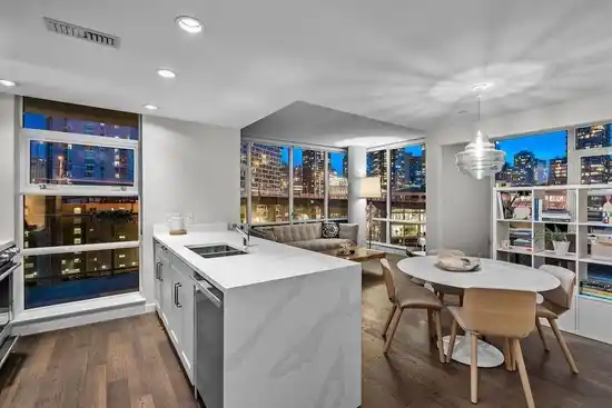 90X 638 BEACH CRESCENT, Vancouver BC V6Z 3H4