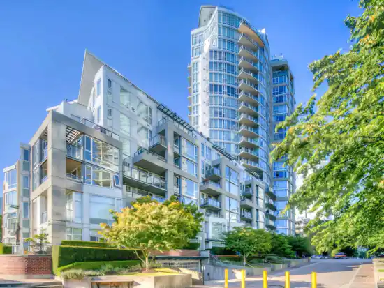 1383 MARINASIDE CRESCENT, Vancouver BC V6Z 2W9