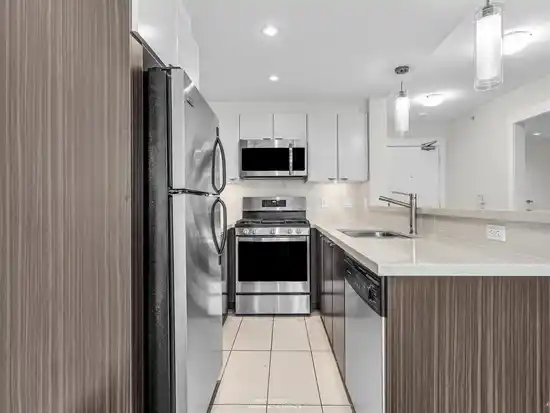 506 160 W 3RD STREET, North Vancouver BC V7M 0A9