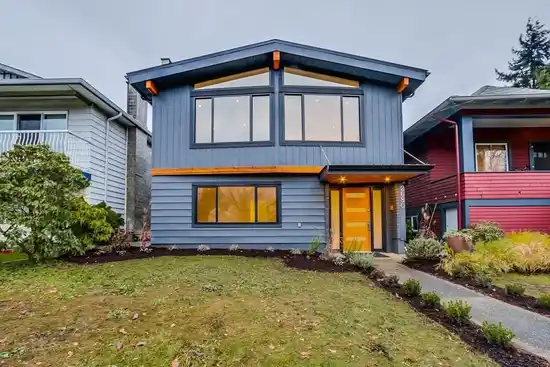 UPPER 2680 TRINITY STREET, Vancouver BC V5K 1E4