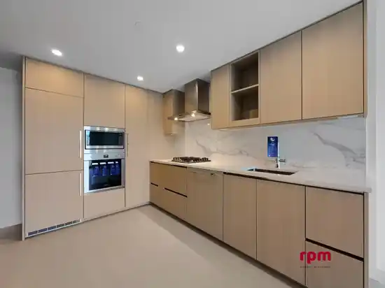 10xx 13778 100 AVENUE, Surrey BC V3T 0V3