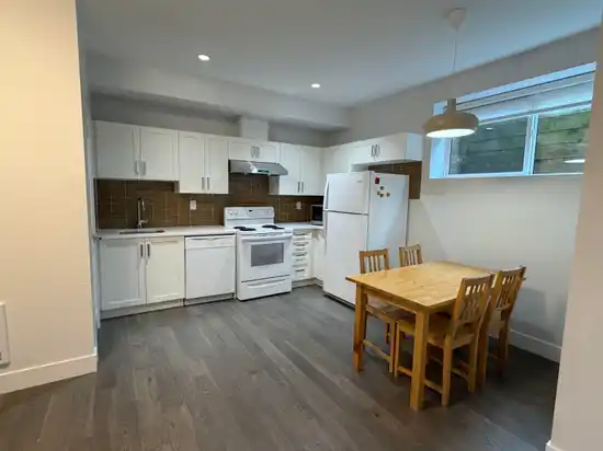 Basement 16483 103 AVENUE, Surrey BC V4N 1Y8