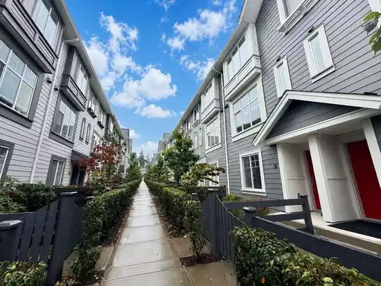 5x 15778 85 AVENUE, Surrey BC V4N 6W8