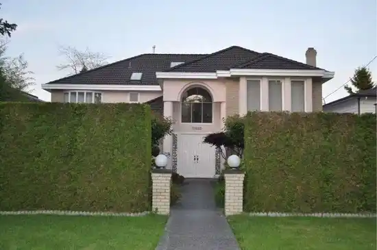 10000 RAILWAY AVENUE, Richmond BC V7E 2B8