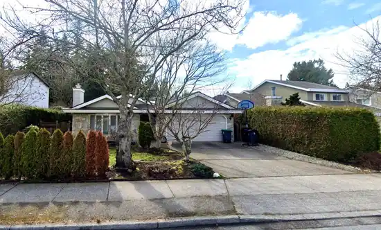 1909 E SOUTHMERE CRESCENT, Surrey BC V4A 6Z1