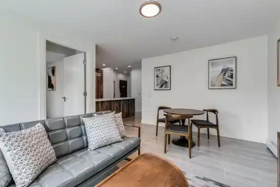 310 1168 PENDRELL STREET, Vancouver BC V6E 1L4