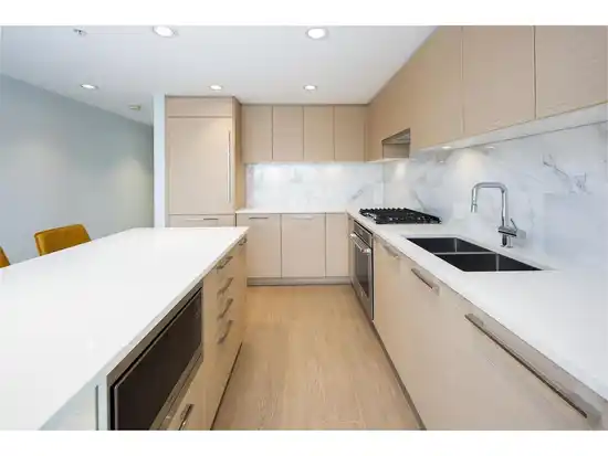 180X 6700 DUNBLANE AVENUE, Burnaby BC V5H 0J3