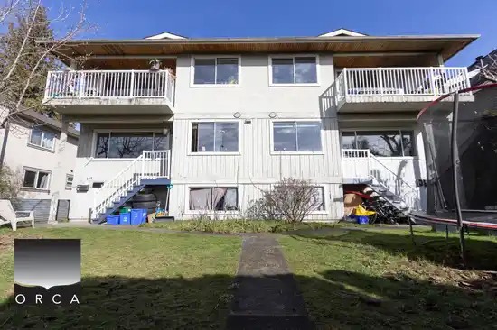 2 518 WEST KEITH ROAD, North Vancouver BC V7M 1M4