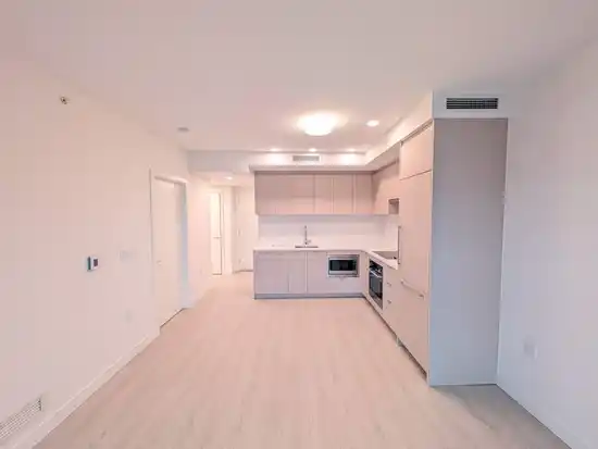 16XX 13675 107A AVE, Surrey BC V3T 2H2