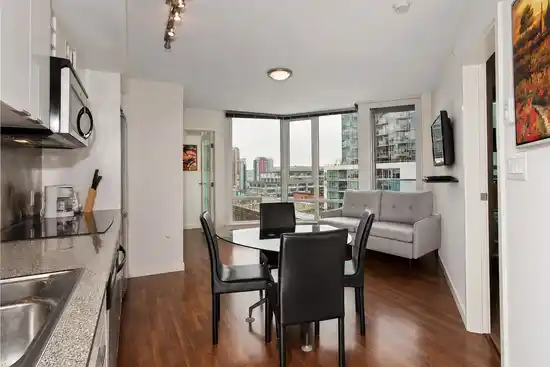 902 788 HAMILTON STREET, Vancouver BC V6B 0E9