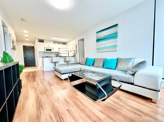 608 933 HORNBY STREET, Vancouver BC V6Z 3G5