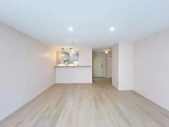 8120 BENNETT ROAD, Richmond BC V6Y 1N5