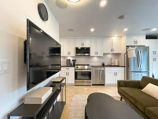 Basement Suite 7986 ROSEWOOD STREET, Burnaby BC V5E 2H3