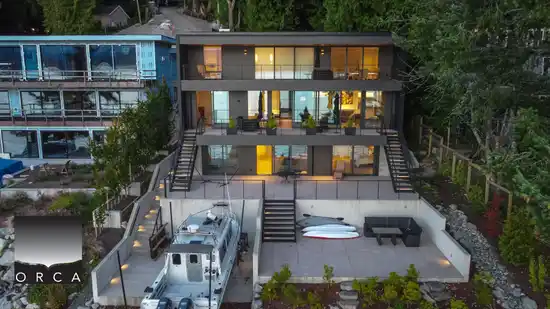Main 8885 LAWRENCE WAY, West Vancouver BC V7W 2T7