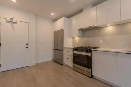 206 13238 105 AVENUE, Surrey BC V3T 0W1