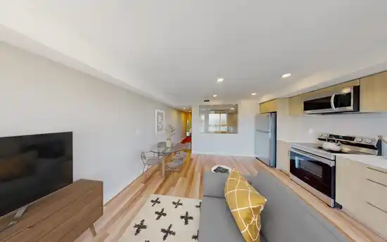 303 408 EAST COLUMBIA, New Westminster BC V3L 1B1