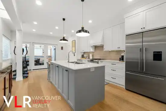 103 2535 YORK AVENUE, Vancouver BC V6K 1E4