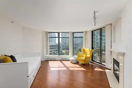 902 4567 HAZEL STREET, Burnaby BC V5H 4V4