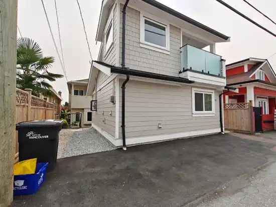 3 381 E 57 AVENUE, Vancouver BC V5X 1S6