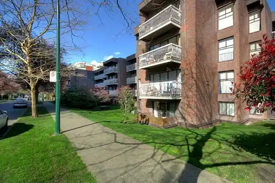 118 1655 NELSON STREET, Vancouver BC V6G 1M4