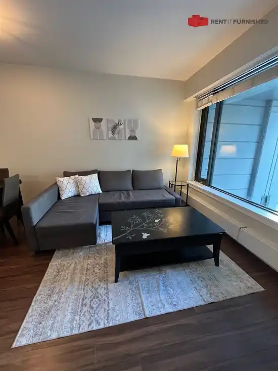 211 215 W 1ST STREET, Vancouver BC V5Y 1A6