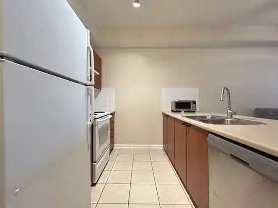 411 10088 148 STREET, Surrey BC V3R 3M9