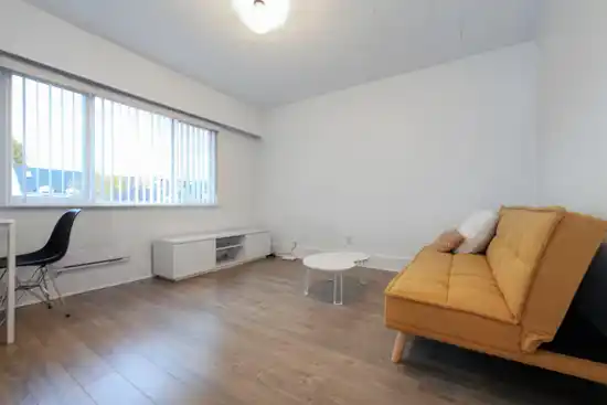 Top-Floor 315 W 19TH AVENUE, Vancouver BC V5Y 2B6