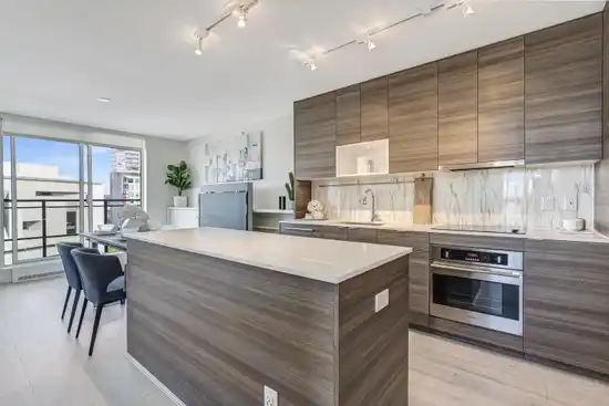 908 13398 104 AVENUE, Surrey BC V3T 1V6