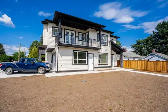 UPPER B 45945 LEWIS AVENUE, Chilliwack BC V2P 3C3