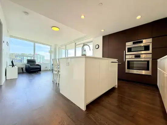 1303 5508 HOLLYBRIDGE WAY, Richmond BC V7C 0C7